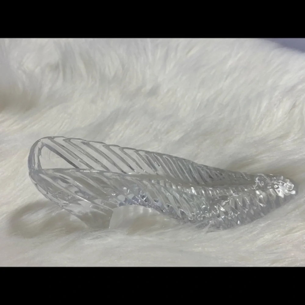 CYSTAL GLASS SLIPPER MINT CONDITION